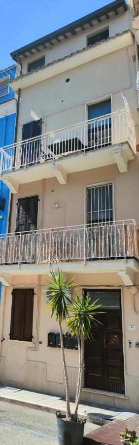 Apartamento Da Ale - In Centro A San Benedetto San Benedetto del Tronto Exterior foto
